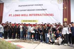 Ekspor Perdana, Satu Kontainer Produk Sepatu asal Pemalang Dikirim ke Amerika Serikat