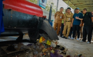 Gubernur Ahmad Luthfi: Tersono Batang Jadi Teladan Desa Mandiri dalam Pengelolaan Sampah