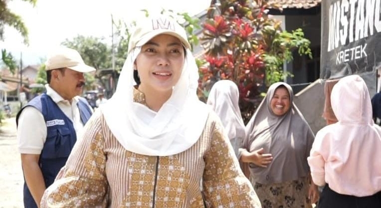 Bupati Brebes Ajak Warga Laporkan Jalan Rusak, Dorong Gotong Royong Bangun Infrastruktur