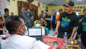 Layanan Speling dan Bantuan Pangan Pemprov Jateng Disambut Meriah Warga Kendal