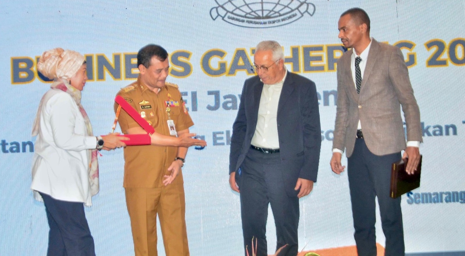 Jawa Tengah Kian Menarik Investor, Gubernur Ahmad Luthfi: Iklim Kondusif, Ekspor Meningkat Pesat