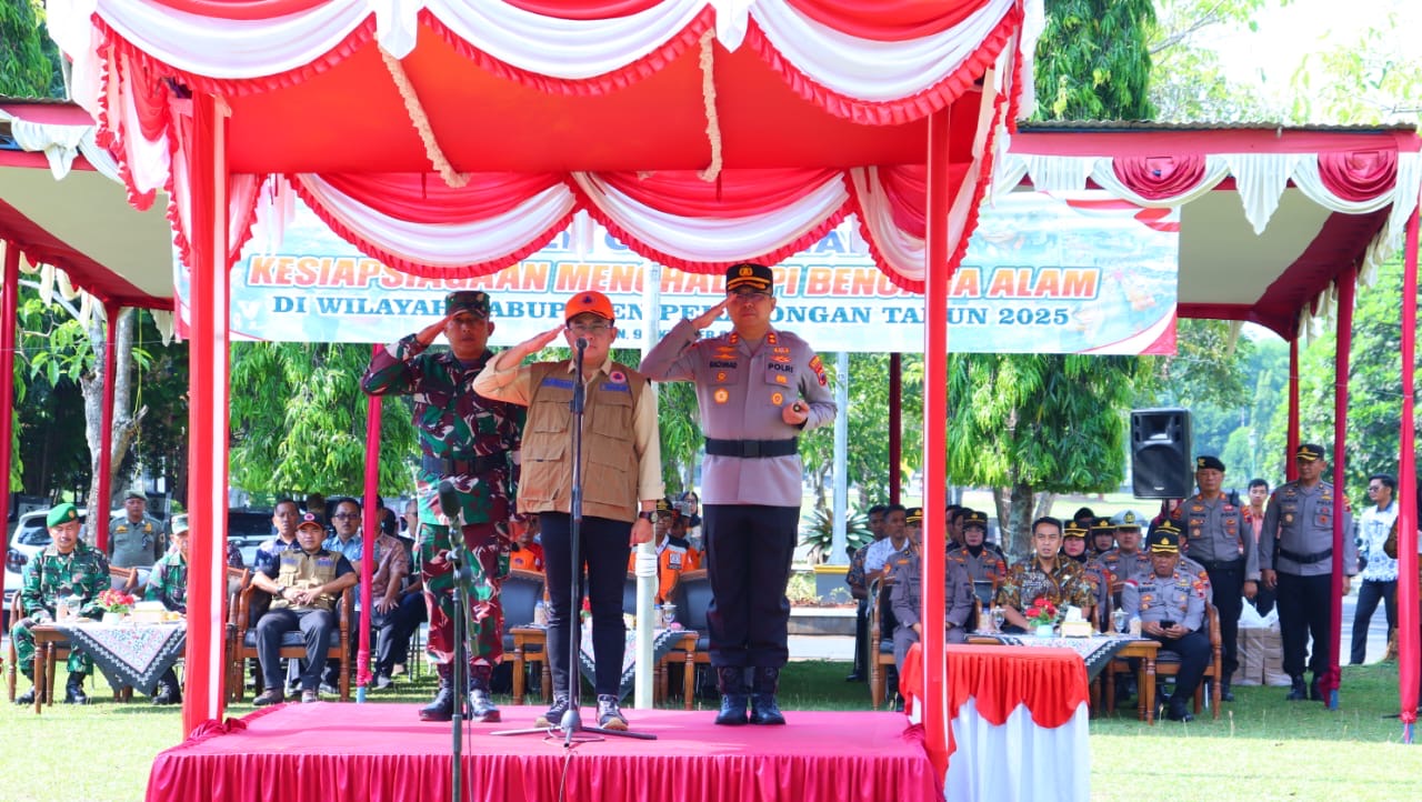 Hadapi Musim Penghujan, Kapolres Pekalongan Bersama Forkopimda Gelar Apel Kesiapsiagaan Bencana