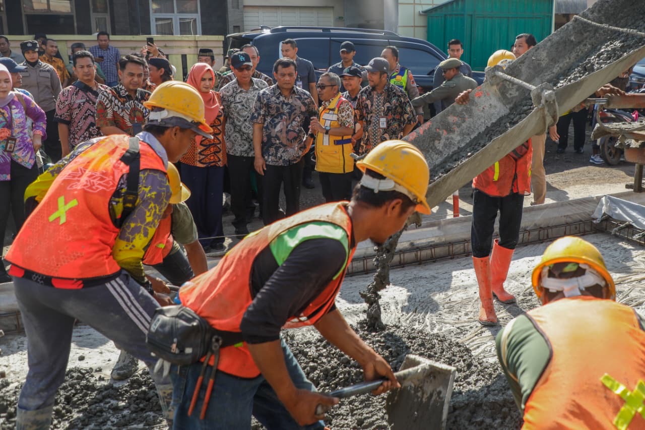 Perbaiki Konektivitas Daerah, Ahmad Luthfi Tinjau Jalan Wiradesa–Kajen Rp33,348 Miliar