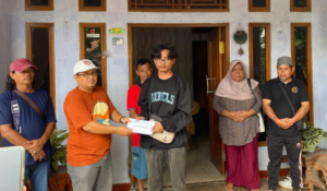 Aksi Peduli Warga Salem: Bantuan Rp 36 Juta untuk Korban Longsor Majenang dan Banjir Brebes Selatan