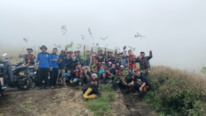 Perhutani KPH Pekalongan Barat Lakukan Penyulaman di Hutan Lindung Sawangan