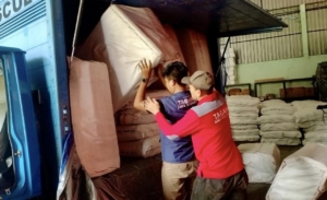 Pemprov Jateng Sigap Salurkan Bantuan untuk Warga Terdampak Banjir di Bumiayu