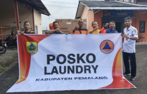 Bantu Pengungsi Longsor Banjarnegara, BPBD Pemalang Buka Posko Laundry