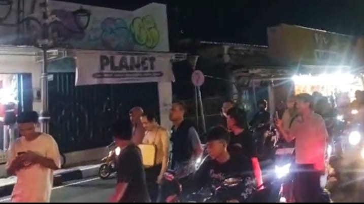 Viral, Seorang Warga Diarak Keliling Alun-alun Tegal Gegara Penipuan Loker di Freeport, Berujung di Kantor Polisi