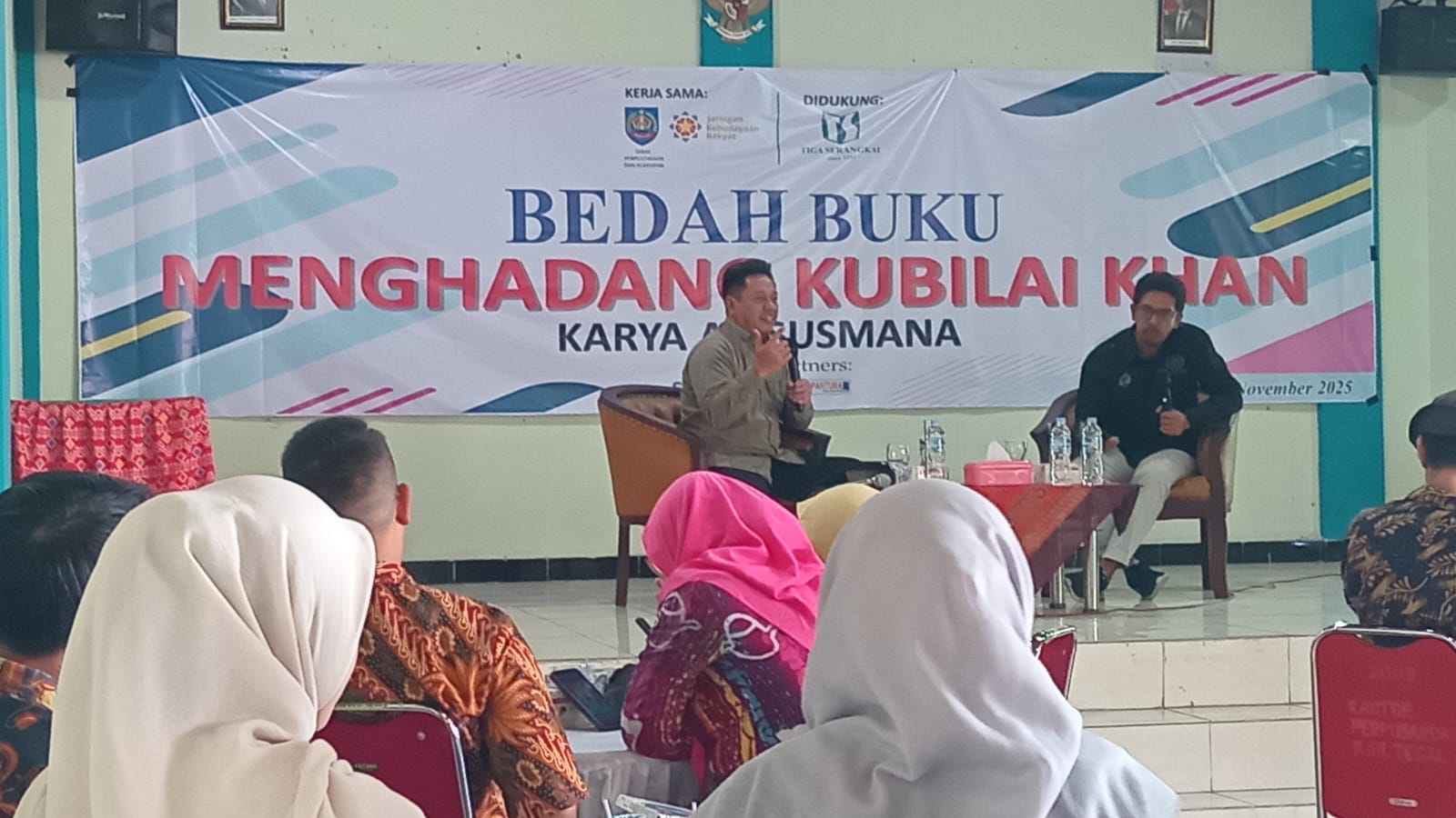 Hadirkan Penulis AJ Susmana, JAKER dan Perpusip Tegal Bedah Buku “Menghadang Kubilai Khan”