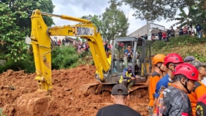 Pemprov Jateng Datangkan Tambahan Alat Berat di Lokasi Longsor Cibeunying Cilacap, Pencarian Terkendala Hujan Deras