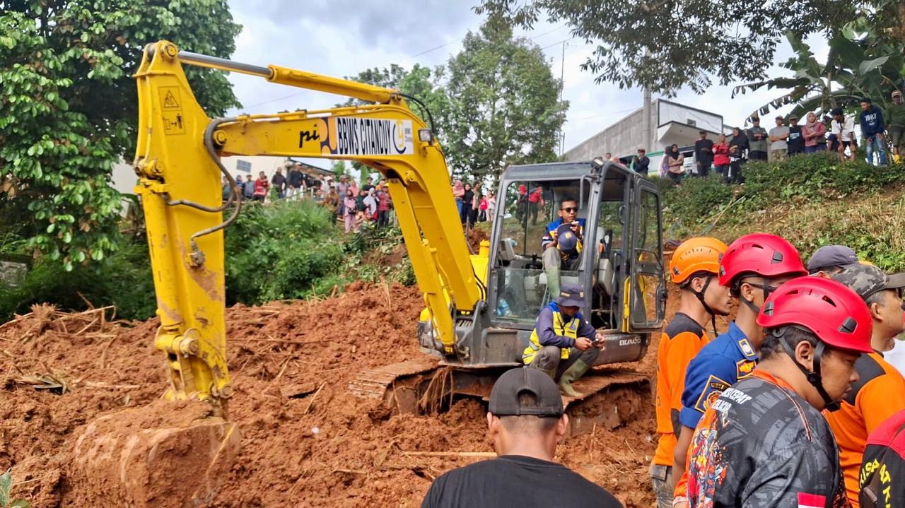 Pemprov Jateng Datangkan Tambahan Alat Berat di Lokasi Longsor Cibeunying Cilacap, Pencarian Terkendala Hujan Deras