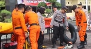 Cuaca Ekstrem Ancam Tegal, AKBP I Putu : Jangan Nekat Berteduh di Bawah Pohon!