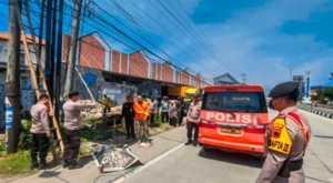 Pemasang Baliho Tewas Tersengat Listrik, Polisi Selidiki Unsur Kelalaian
