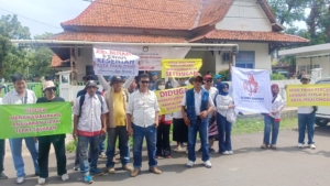 Puluhan Seniman Datangi Dinparbudpora Kota Pekalongan, Mosi Tidak Percaya Ketua Dewan Kesenian