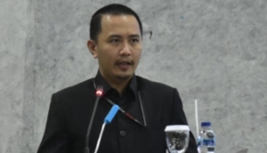 Tiang Wifi Tak Terkendali Rusak Keindahan Kota Slawi, Butuh Kebijakan Tiang Fiber Optik Bersama