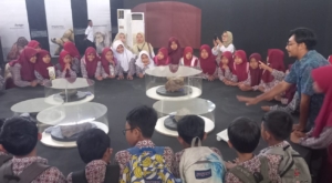 Ribuan Pelajar Antusias Datang ke Pameran Wanara Seba Museum Semedo