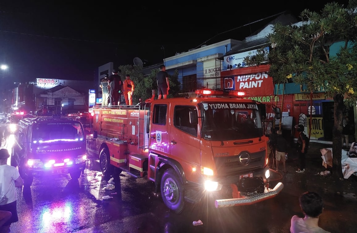 Kebakaran Pasar Pagi Pemalang, Damkar Kewalahan hingga Minta Bantuan Luar Daerah