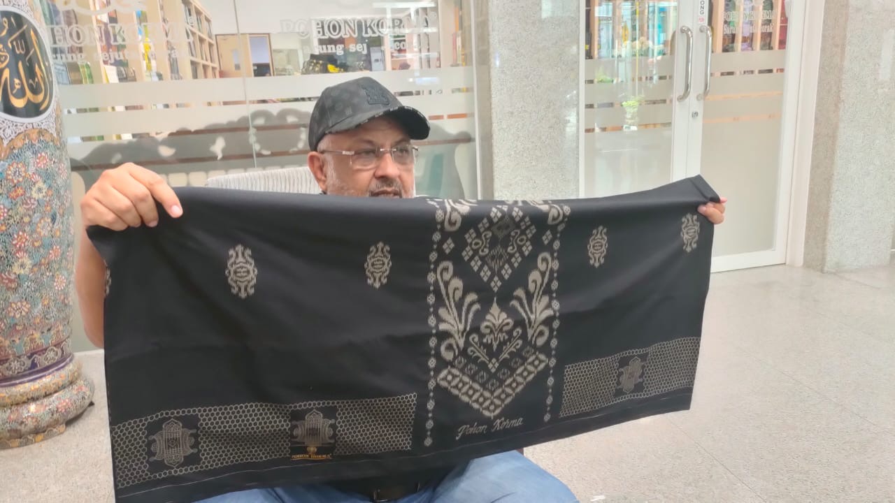 Bos Sarung Tegal Kirim Bantuan untuk Korban Banjir Aceh-Sumbar