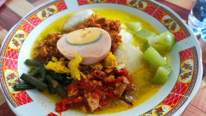 Lontong Cap Go Meh Legendaris Tersaji Harian di Tegal