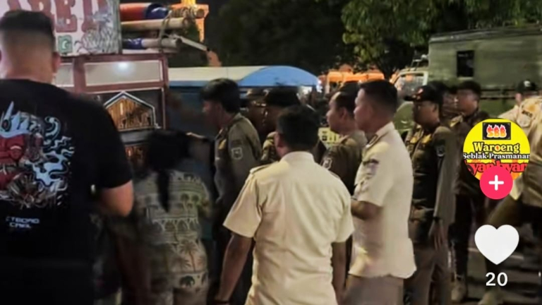 Penertiban PKL di Depan Balaikota Tegal Berujung Ricuh