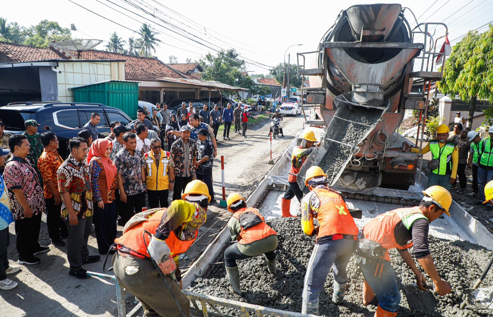 Dari Jalan Retak Bergelombang, Kini Terbentang Mulus
