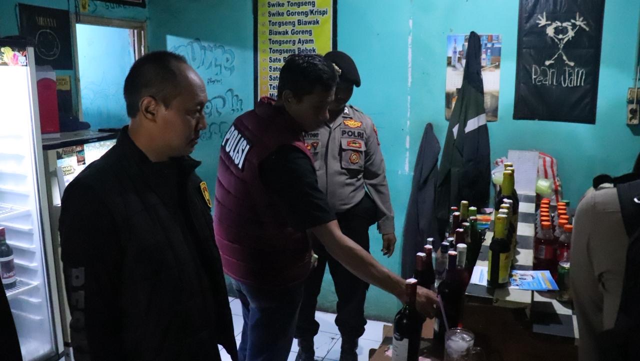 Polres Pekalongan Sita 225 Botol Miras Jelang Tahun Baru
