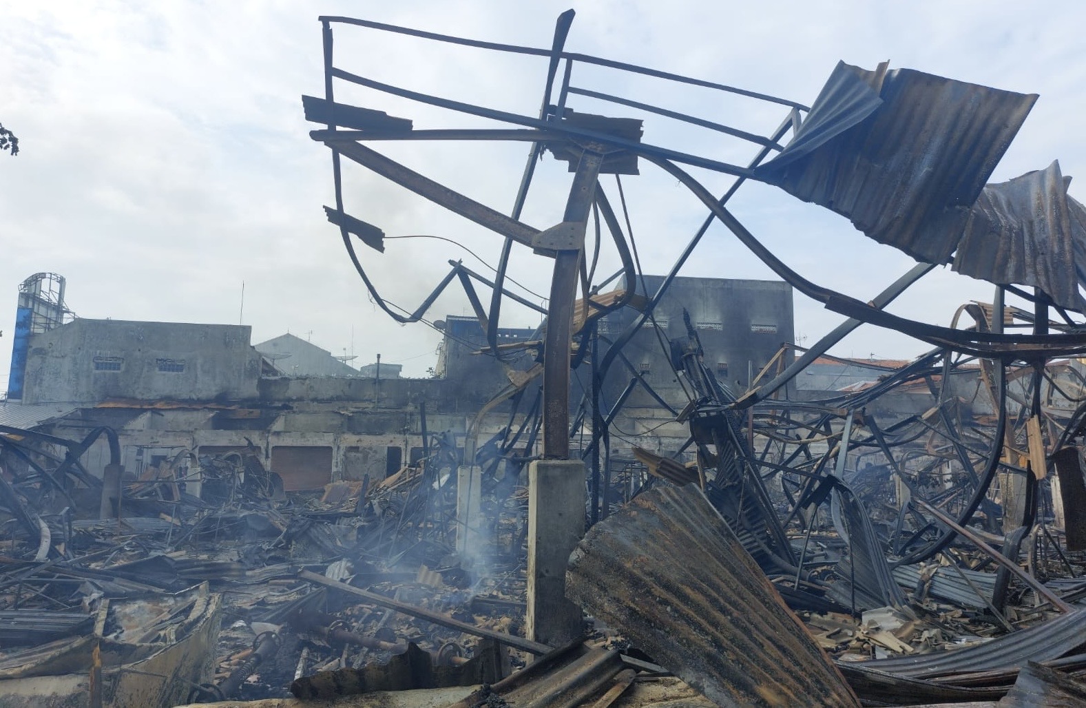 Masih Ada Titik Api Kebakaran Aktif di Pasar Pagi Pemalang