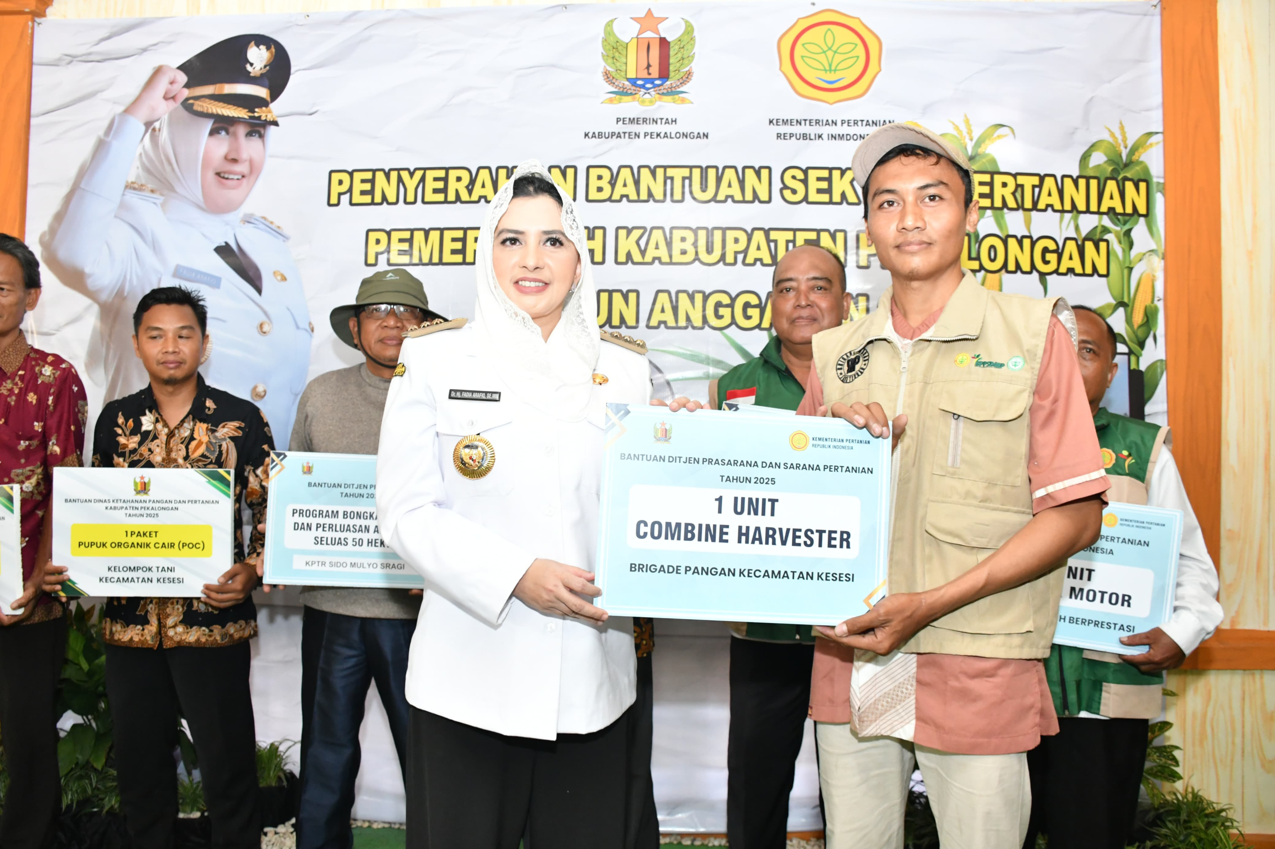 Pekalongan Penyangga Ekonomi Jateng,.Bupati Fadia Salurkan Bantuan Pertanian Alsintan dan Ternak