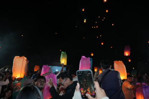 Wow Keren, Ratusan Lampion Hiasi Langit Waduk Cacaban Tegal
