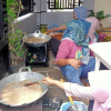 Kiat Usaha Wanita Tani Desa Kupu Brebes Olah Bawang Goreng