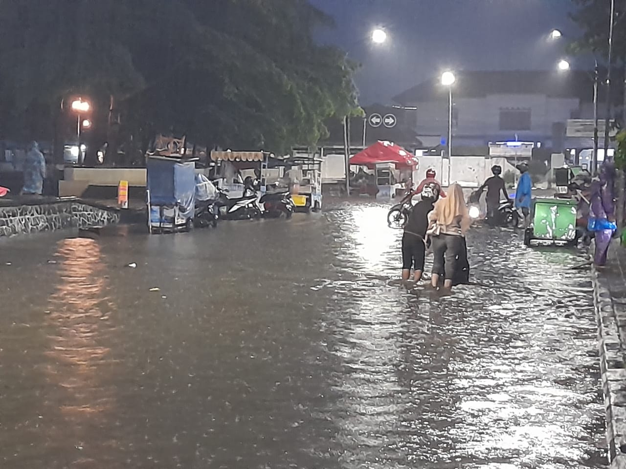 Hujan Deras, Alun-alun Brebes Banjir