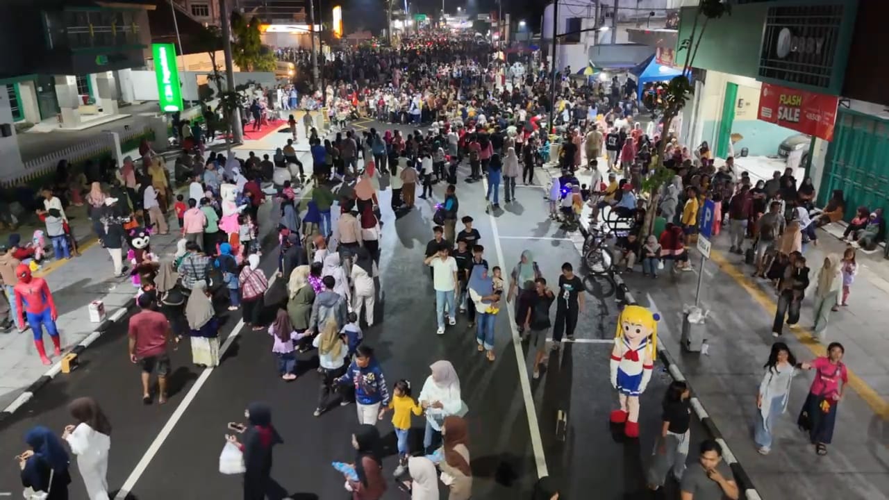 Suasana Warga Pemalang di City Walk Sambut Tahun Baru 2026