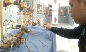 Keren, Siswa SMK 2 Adiwerna Sulap Bahan Kriya Jadi Kerajinan Kreatif