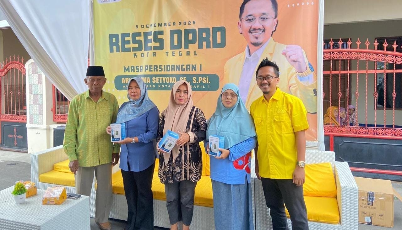 Tiga Posyandu Kota Tegal Terima Alat Tensi Baru dari Anggota DPRD Arie Prima Setyoko