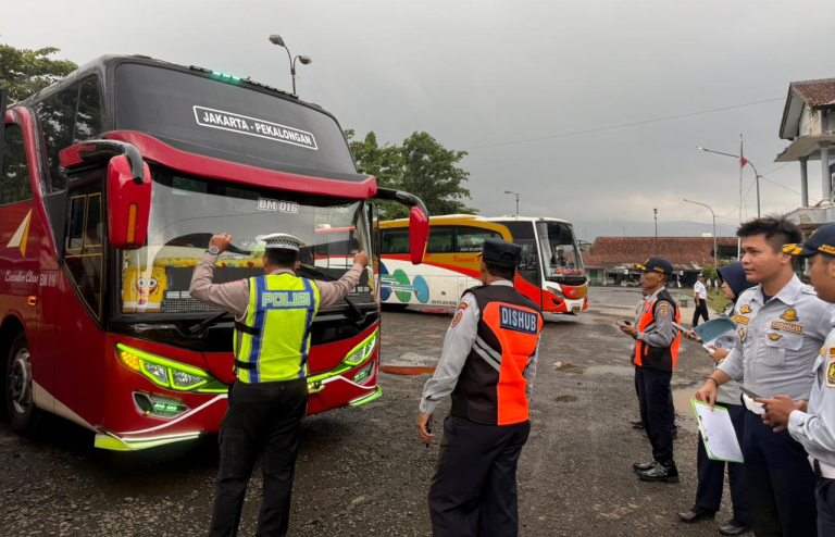 Jelang Operasi Lilin Candi 2025, Satlantas dan Dishub Pekalongan Gelar Ramp Check