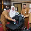 Bupati Fadia Salurkan Bantuan Hari Disabilitas Internasional