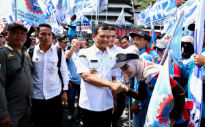 Usai Tetapkan UMP 2026, Gubernur Ahmad Luthfi Temui Buruh