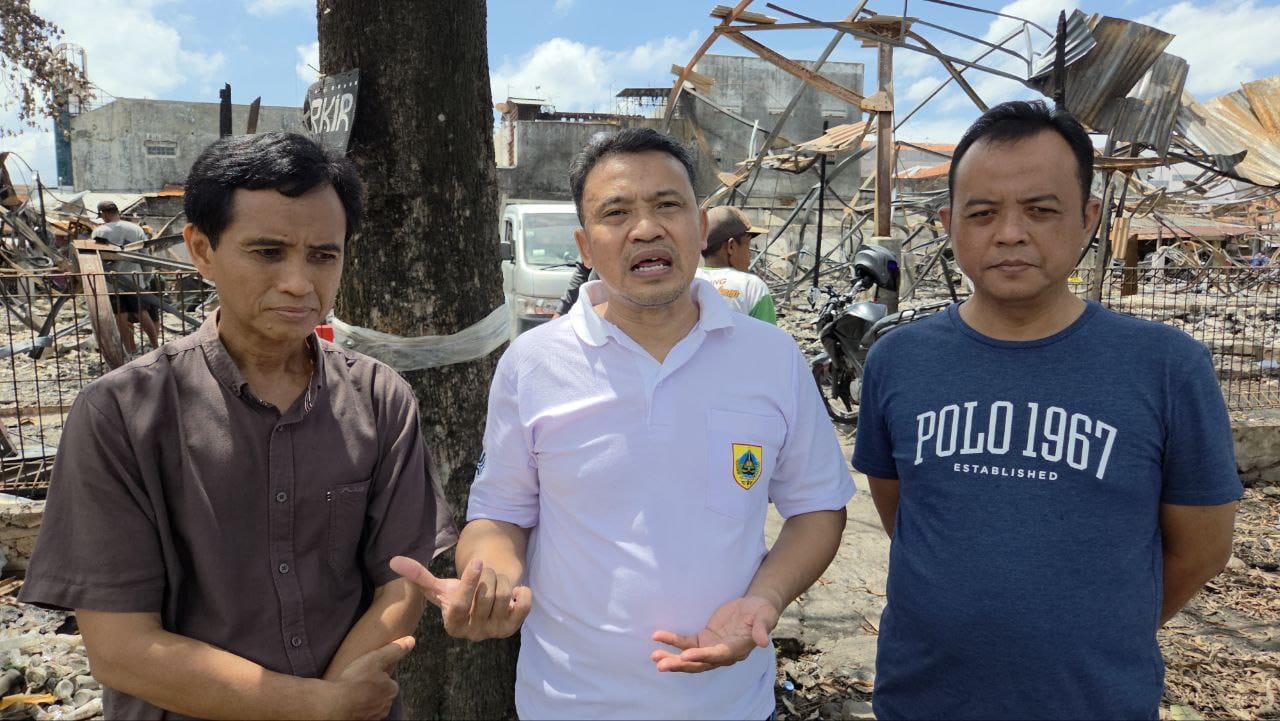 Puing Kebakaran Pasar Pagi Pemalang Dibersihkan, Pemerintah Akan Bangun Lapak Darurat