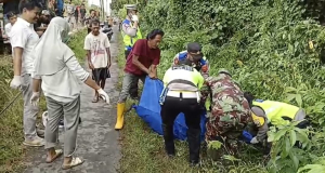 Motor Tertabrak KA Harina, Ibu dan Dua Anak Tewas di Siwalan Pekalongan