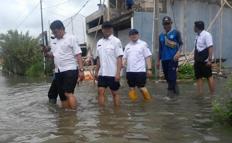 Genangan di Krandon Tegal Rendam 11 RT, 192 KK Terdampak dan 158 Warga Mengungsi