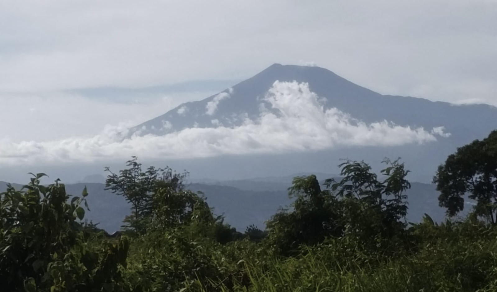 Update Gunung Slamet Pagi Ini, 83 Kali Gempa Low Frequency