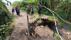 Bupati Brebes Pastikan Penanganan Jembatan Mlayang Lebih Cepat dari Prediksi