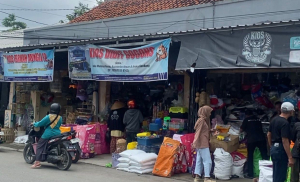 Kios Pakan Hewan di Tegal Ini Fasilitasi Informasi Konsumen