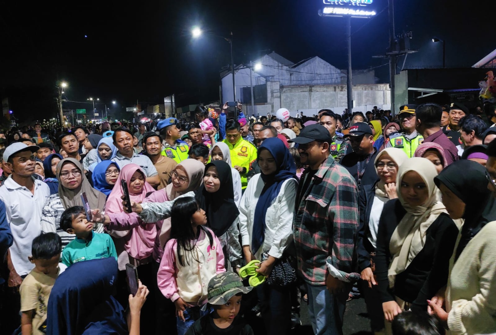 Malam Tahun Baru, Bupati Pemalang Sapa Warga di City Walk